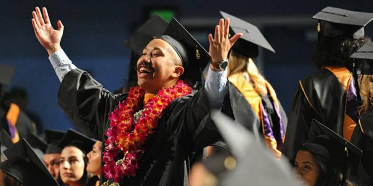 L’ÉCOLE D’INFIRMERIE DE LOMA LINDA PASSE LA BARRE DES 10000 DIPLOMES !