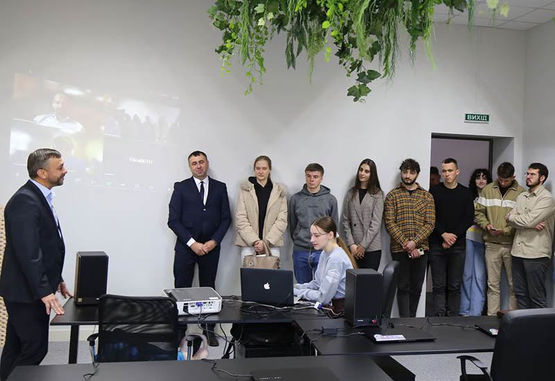 La Radio mondiale adventiste lance un centre d’évangélisation numérique en Ukraine