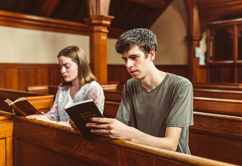 Les jeunes à l&rsquo;église : trois aspects clés